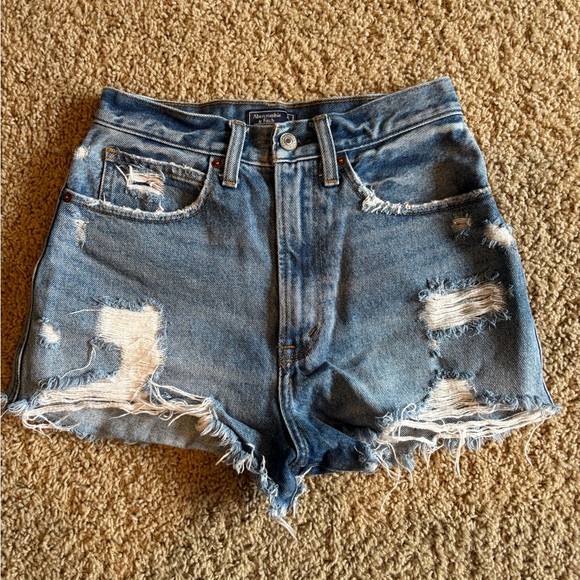 Abercrombie Natural Rise Short - Size 26/2 - Picture 2 of 5